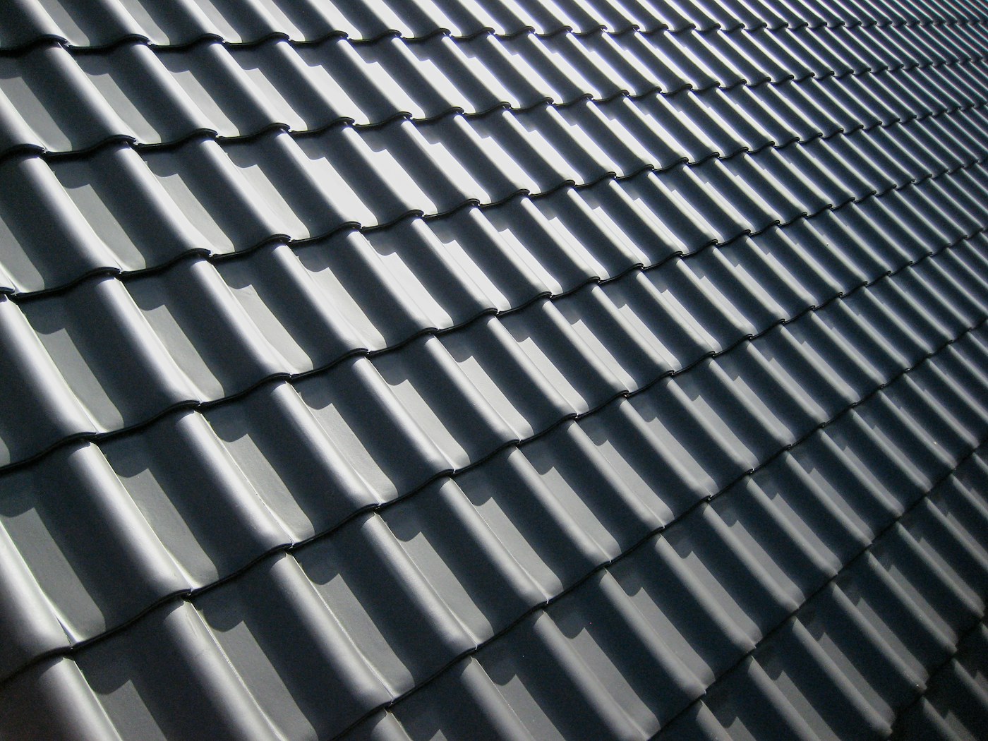 Detalle de una cubierta de tejas para ilustrar el mantenimiento de tejados